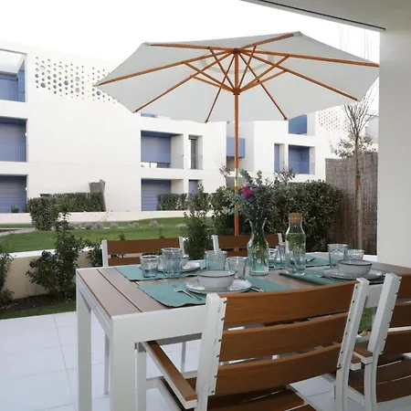 Elegant 2br With Pool & Garden 公寓 塔维拉
