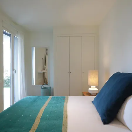 Elegant 2br With Pool & Garden 公寓